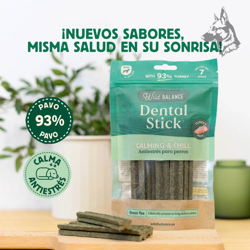 Pack de sticks dentales Wild Balance "Calming & Chill" con un fondo natural y etiquetas resaltando sus propiedades: 93% pavo, ef
