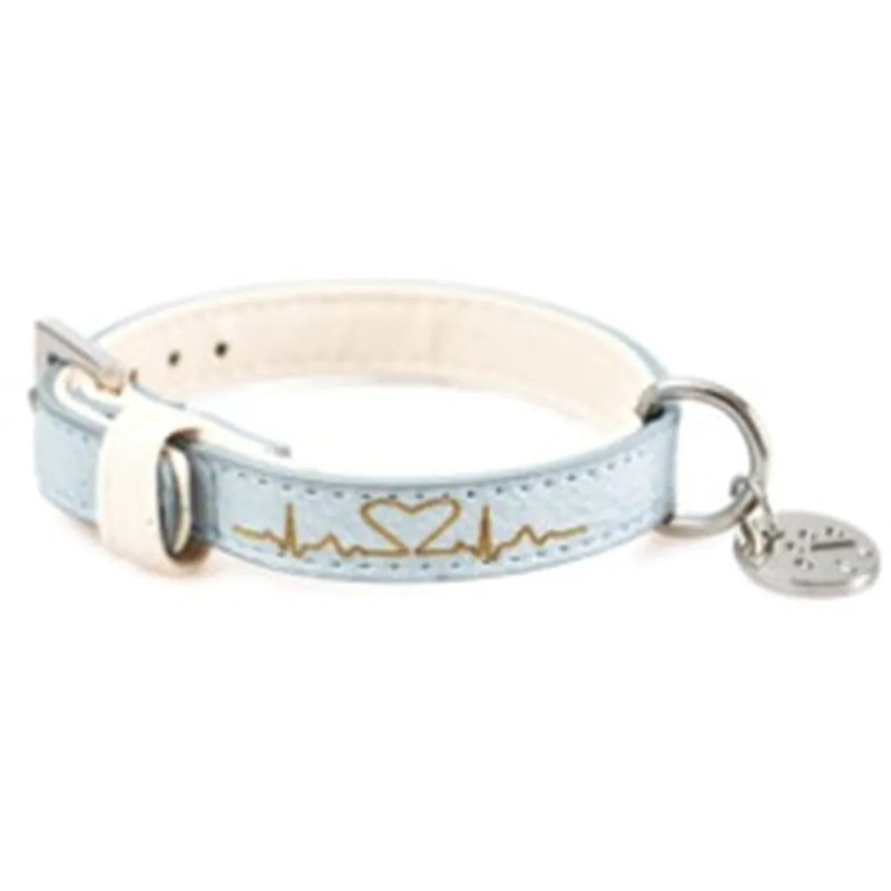 Collar Twin azul hielo para perros y gatos con diseño de corazón y latido grabado en dorado, cierre metálico y colgante.
