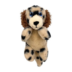 Peluche para perro KONG Comfort Tykes con forma de perrito beige con manchas negras y etiqueta visible. 2
