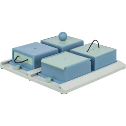 Juego de inteligencia para perros Dog Activity Poker Box Nivel 2 con múltiples compartimentos y tapas para premios, estimulación