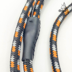 Correa Montain Rope Trixie en colores naranja y negro con diseño de lazo ajustable, ideal para paseos con perros de todo tipo. 2
